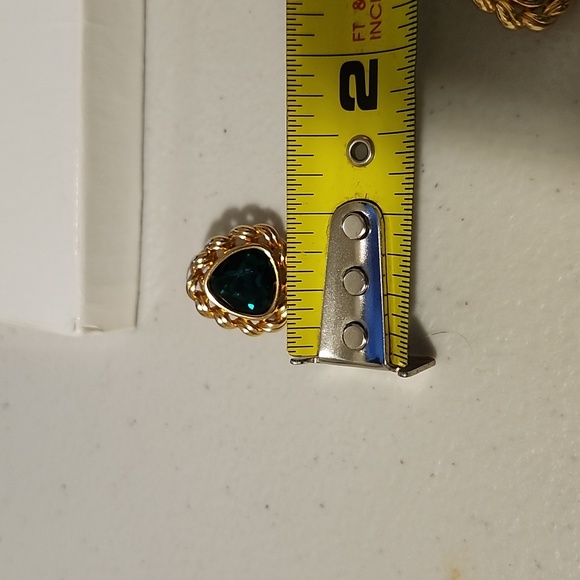 Women's Swarovski Crystal Emerald Green  Earrings and Necklace Set - Picture 9 of 9